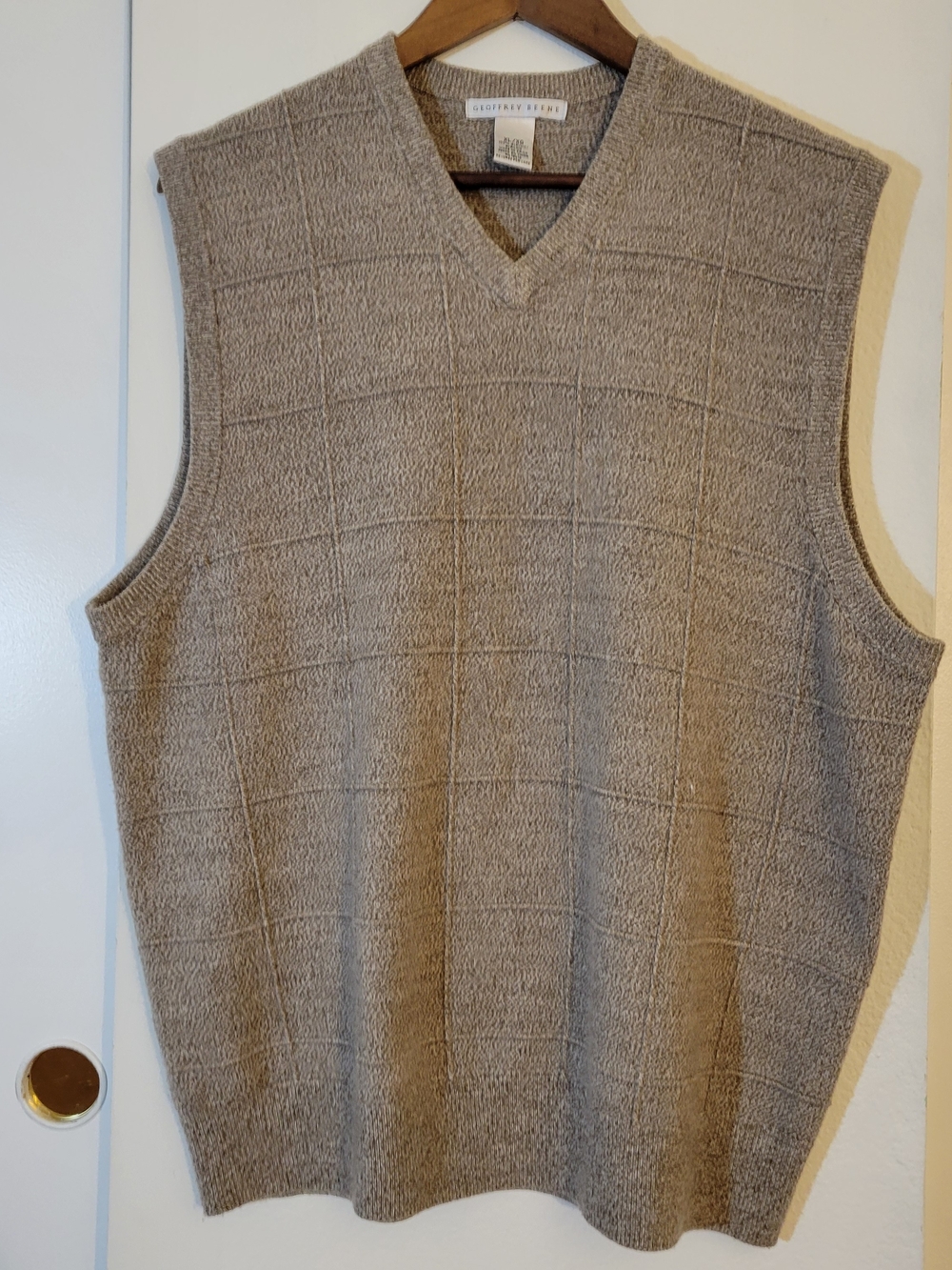 Geoffrey Beene Men's V-Neck Sleeveless Sweater Vest - Taupe